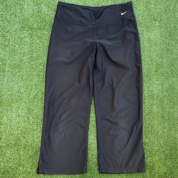 Nike fit dry black capri workout pants perfect fit size Medium Preowned - Picture 4 of 4